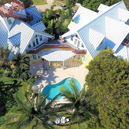 ווסט ביי Shangri-La Boutique Bed & Breakfast מראה חיצוני תמונה