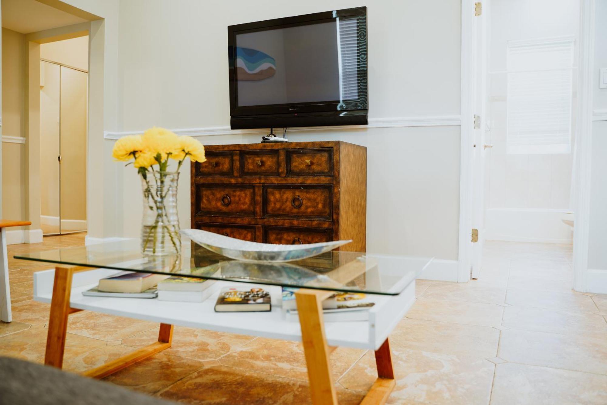ווסט ביי Shangri-La Boutique Bed & Breakfast חדר תמונה