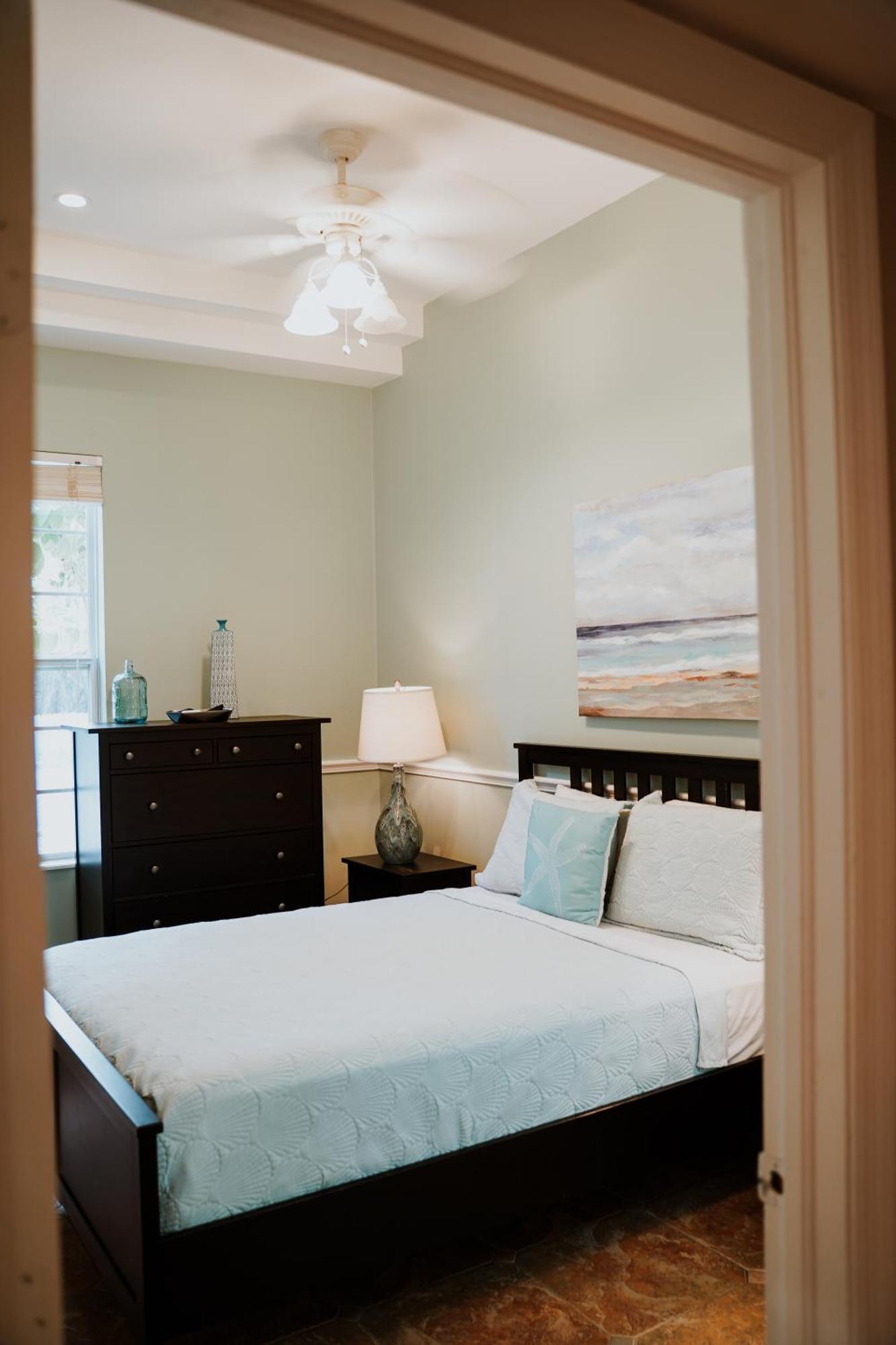 ווסט ביי Shangri-La Boutique Bed & Breakfast חדר תמונה