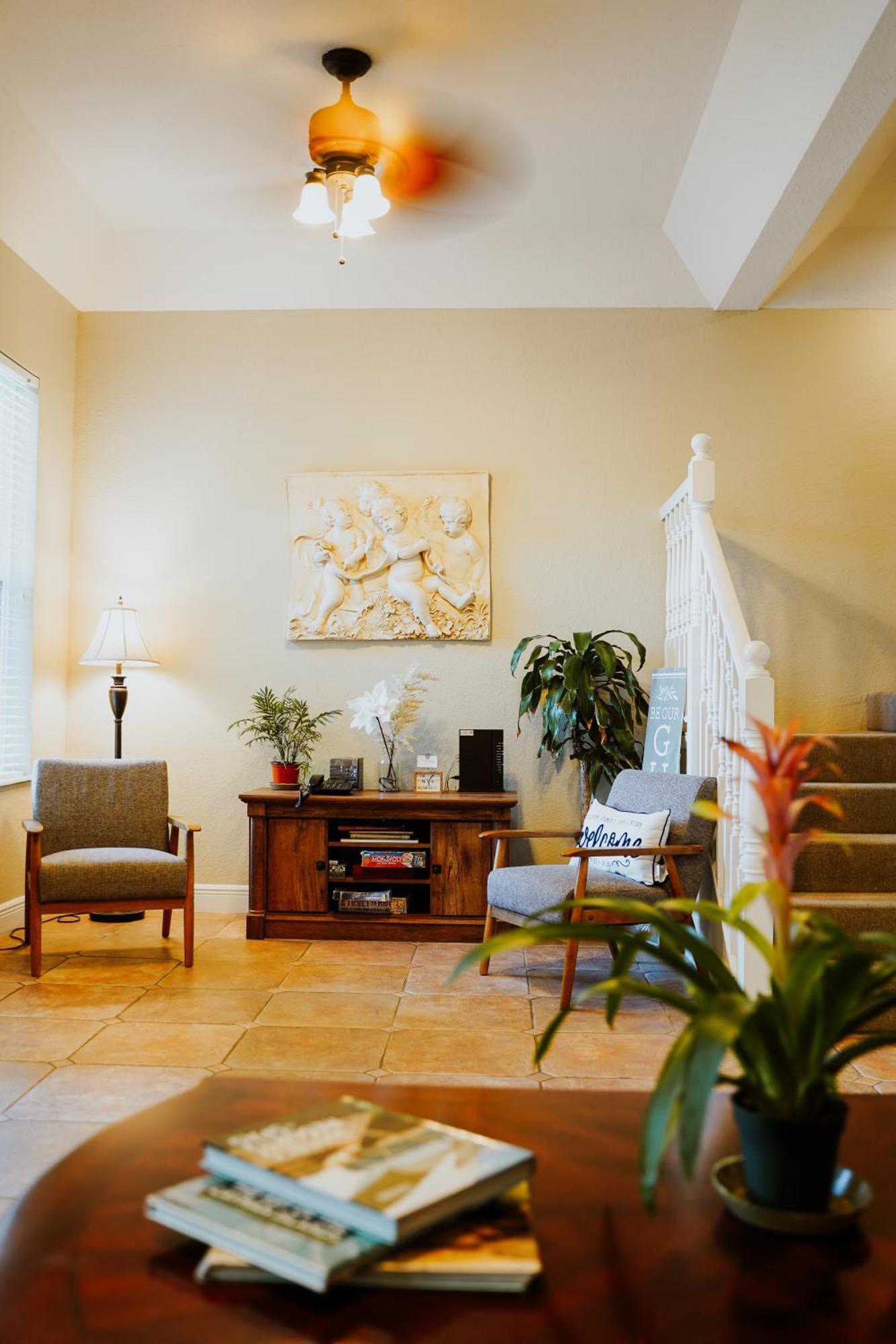 ווסט ביי Shangri-La Boutique Bed & Breakfast מראה חיצוני תמונה